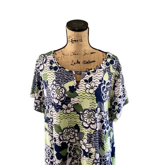 Larky Lark  - Picture 5 of 7